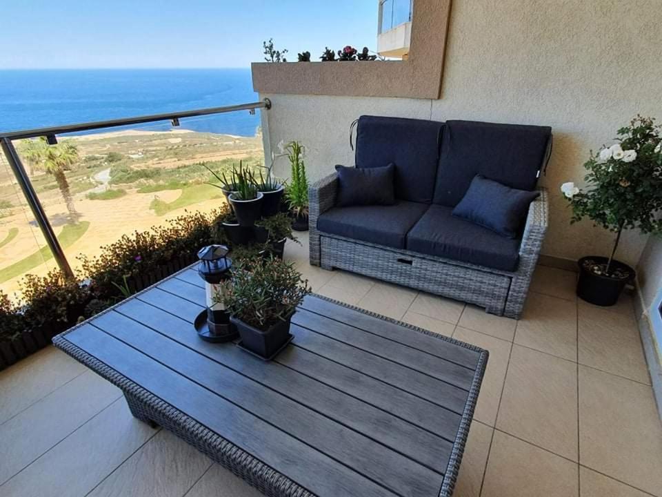 Sunset Holiday Apartment With Communal Pool + Views Ghajn Melel Экстерьер фото