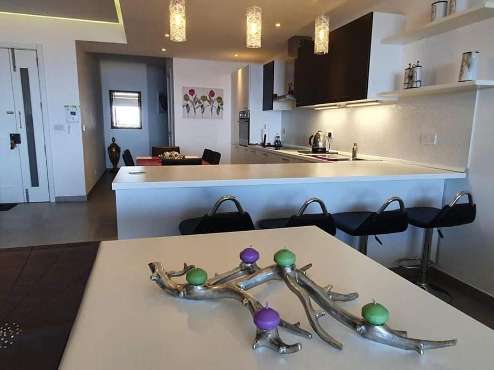Sunset Holiday Apartment With Communal Pool + Views Ghajn Melel Экстерьер фото